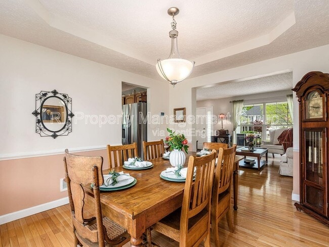 Building Photo - 5551 Ainsley Dr