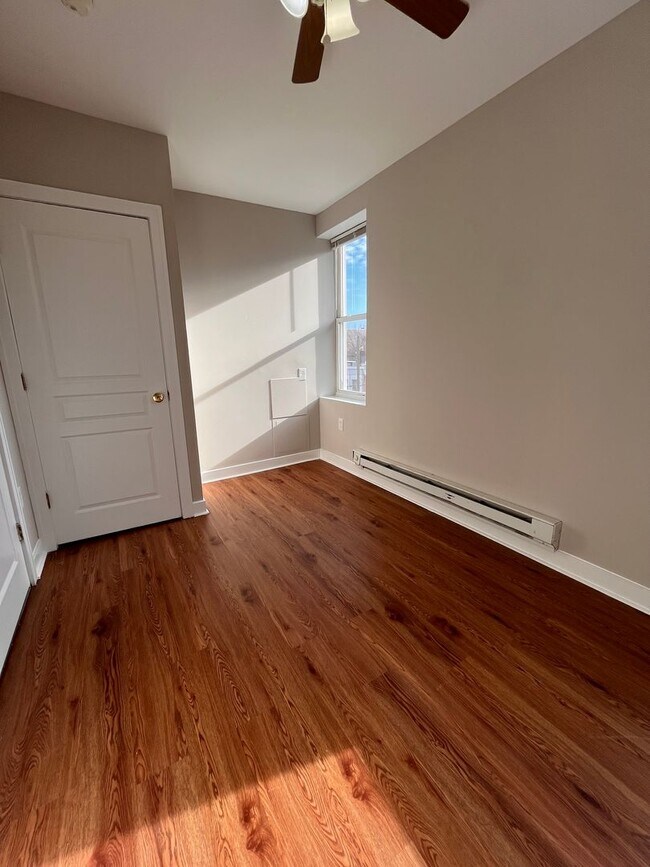 Building Photo - 253 S 51st St