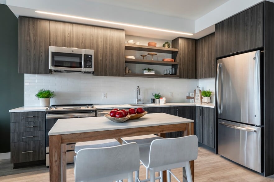 Primary Photo - 4040 Wilson