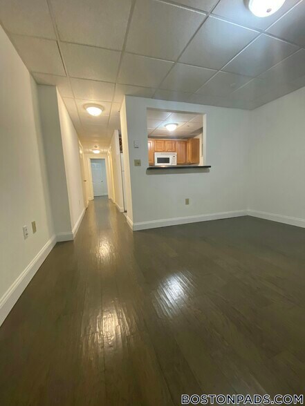 Building Photo - 98 Queensberry St