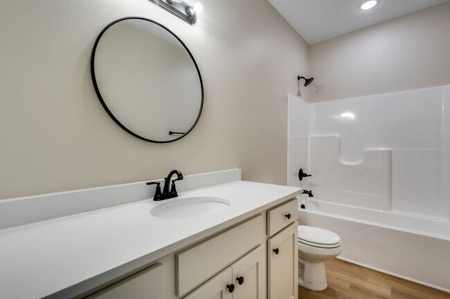 Building Photo - Pineway Maxwell Plan