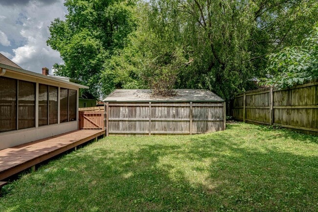 Building Photo - 511 Henry St