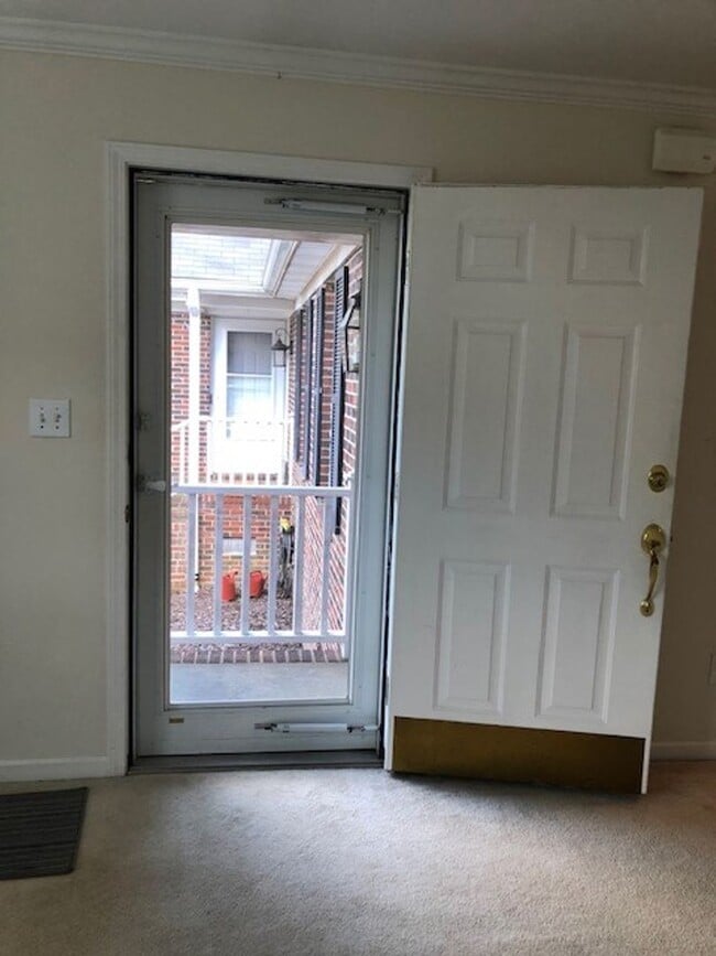 Building Photo - ****** $200 OFF FIRST FULL MONTH OF RENT!! ******