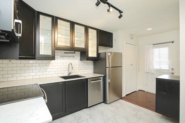 Building Photo - 2333 Bering Dr