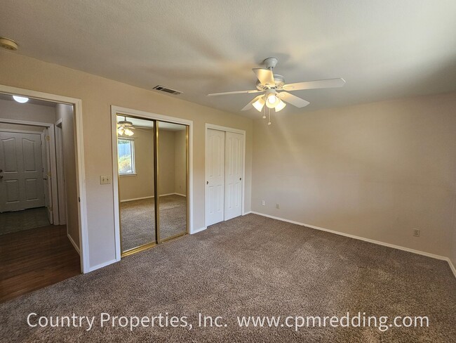 Building Photo - Light & Bright 3-Bedroom House in Ravenwood Subdivision Available Now!