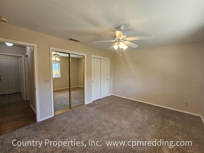 Building Photo - Light & Bright 3-Bedroom House in Ravenwood Subdivision Coming Available Early May!