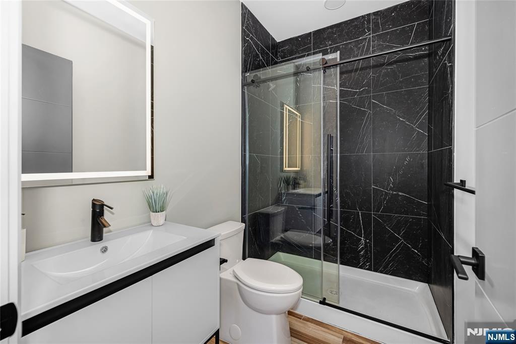 Building Photo - 1435 10th St