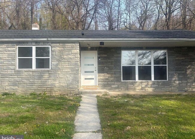 Building Photo - 633 Coates St