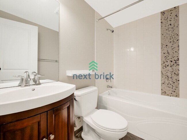 Building Photo - Welcome to this charming 3-bedroom, 2-bathroom home