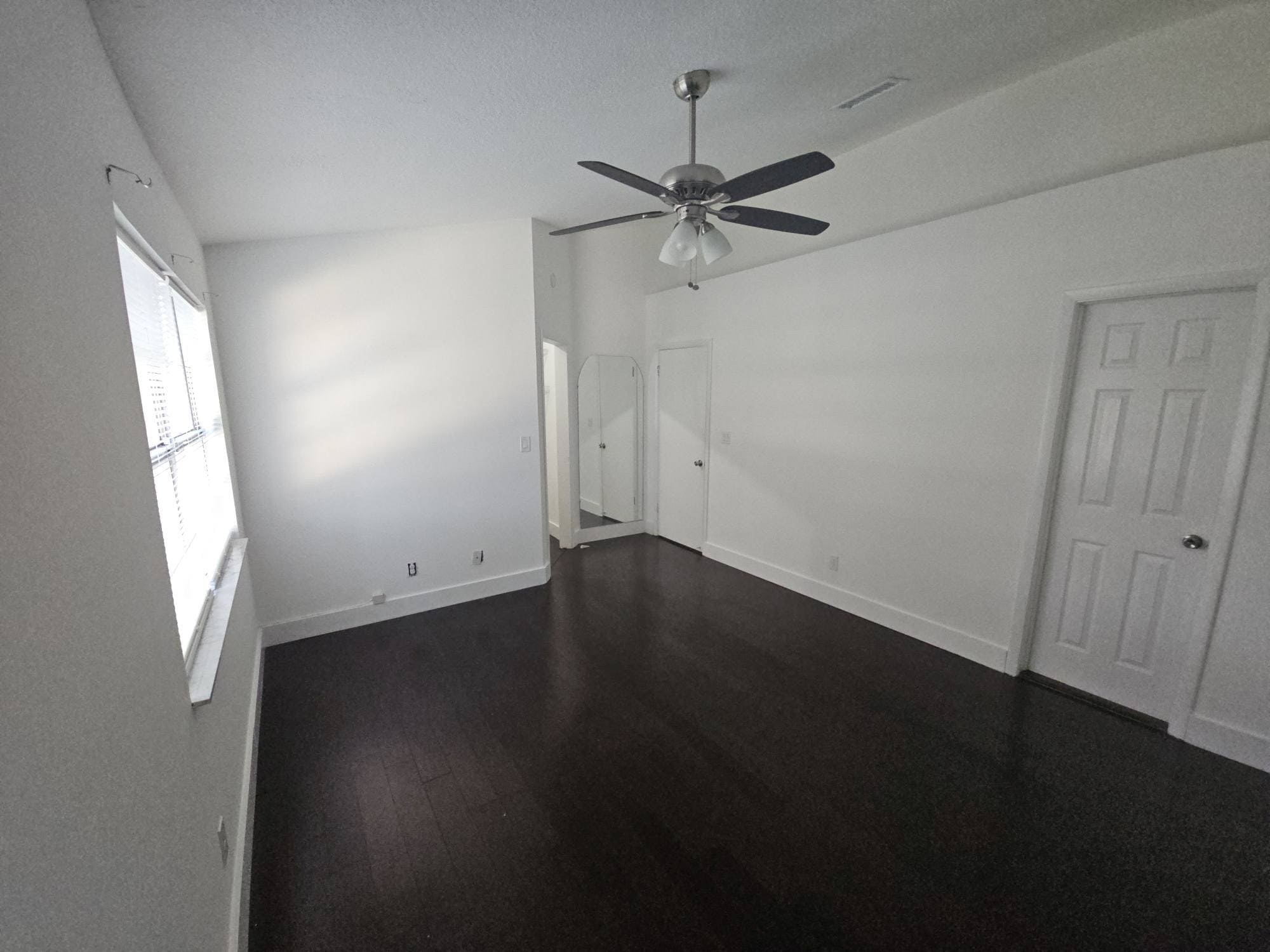 Building Photo - 2925 Belmont Ln