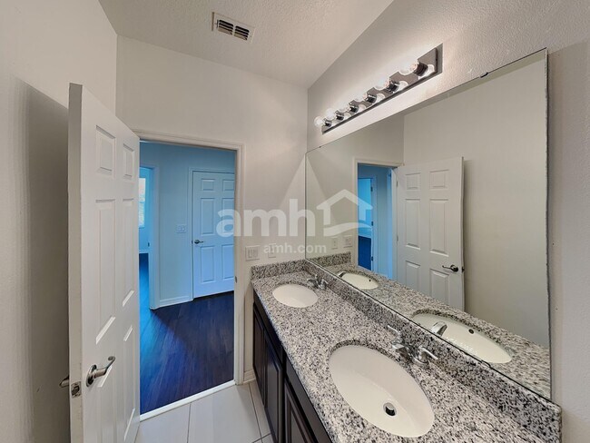 Building Photo - 5405 Manchester Dr