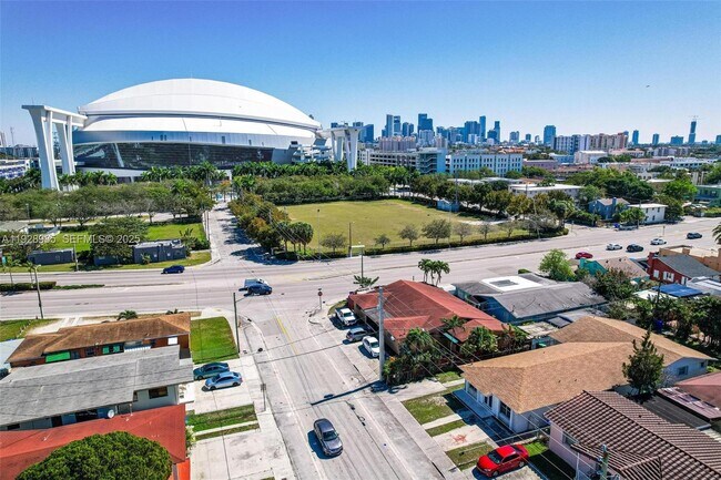 Building Photo - 1722 NW 5th St