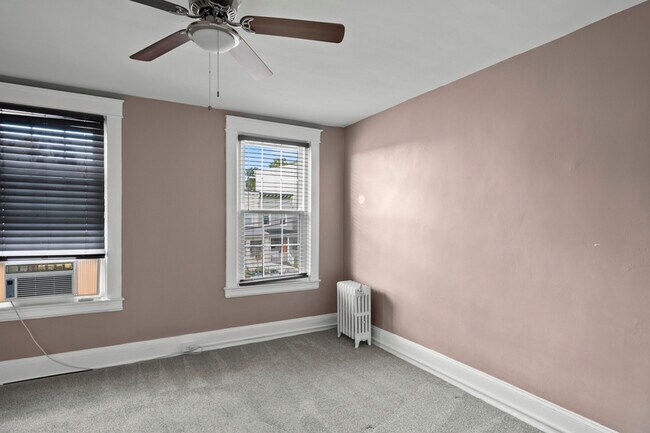 Building Photo - 1109 W 40th St