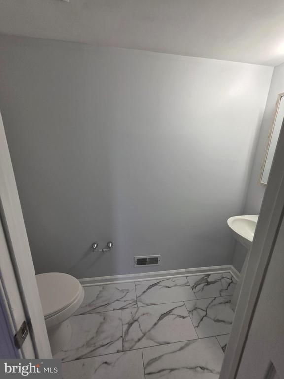 Building Photo - 2602 Saxony Dr