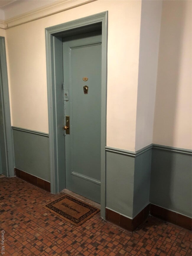 Building Photo - 474 W 238th St