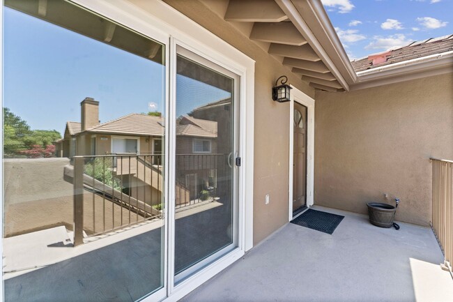 Building Photo - Beautiful 2 Bedroom Condo in Anaheim Hills !