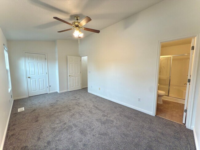 Building Photo - 533 S 450 E
