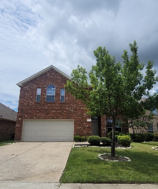 Building Photo - Huge Forney home 3/2/2