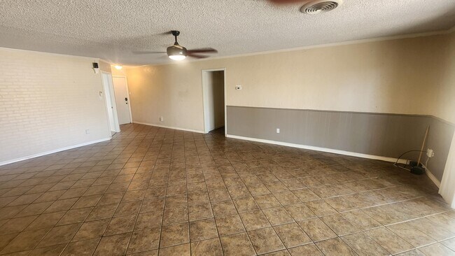 Building Photo - 6702 Temple Ave