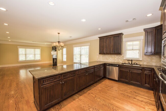 Building Photo - 987 Starr Ct