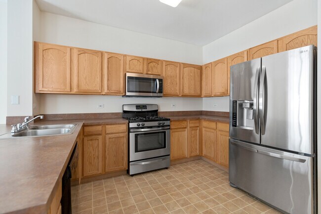Building Photo - 840 Amelia Ct