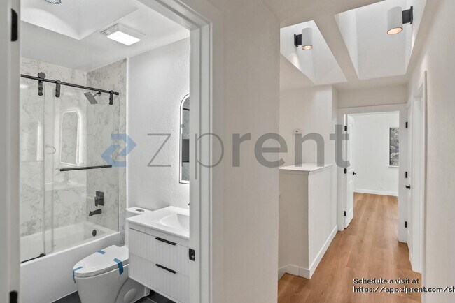 Building Photo - 1260 Sierra Village Pl