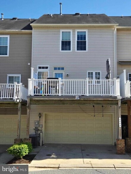 Building Photo - 5064 Cameo Terrace