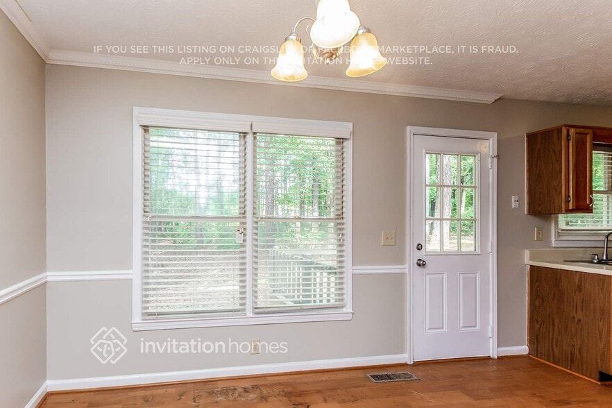 Building Photo - 155 Pilgrim Way