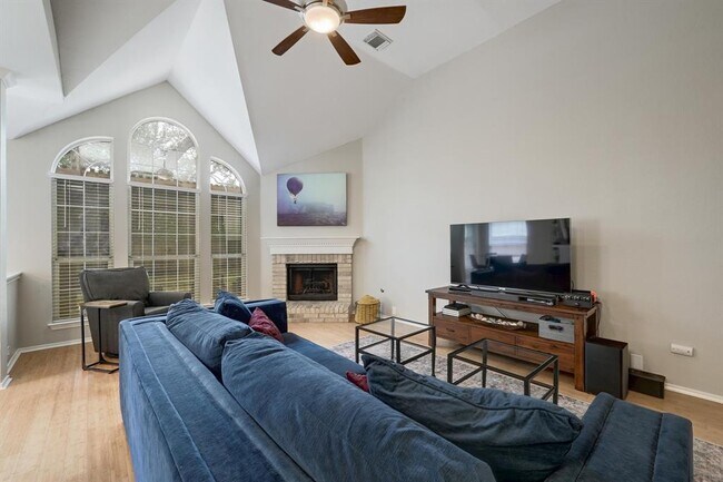 Building Photo - 5405 Apache Creek Cove