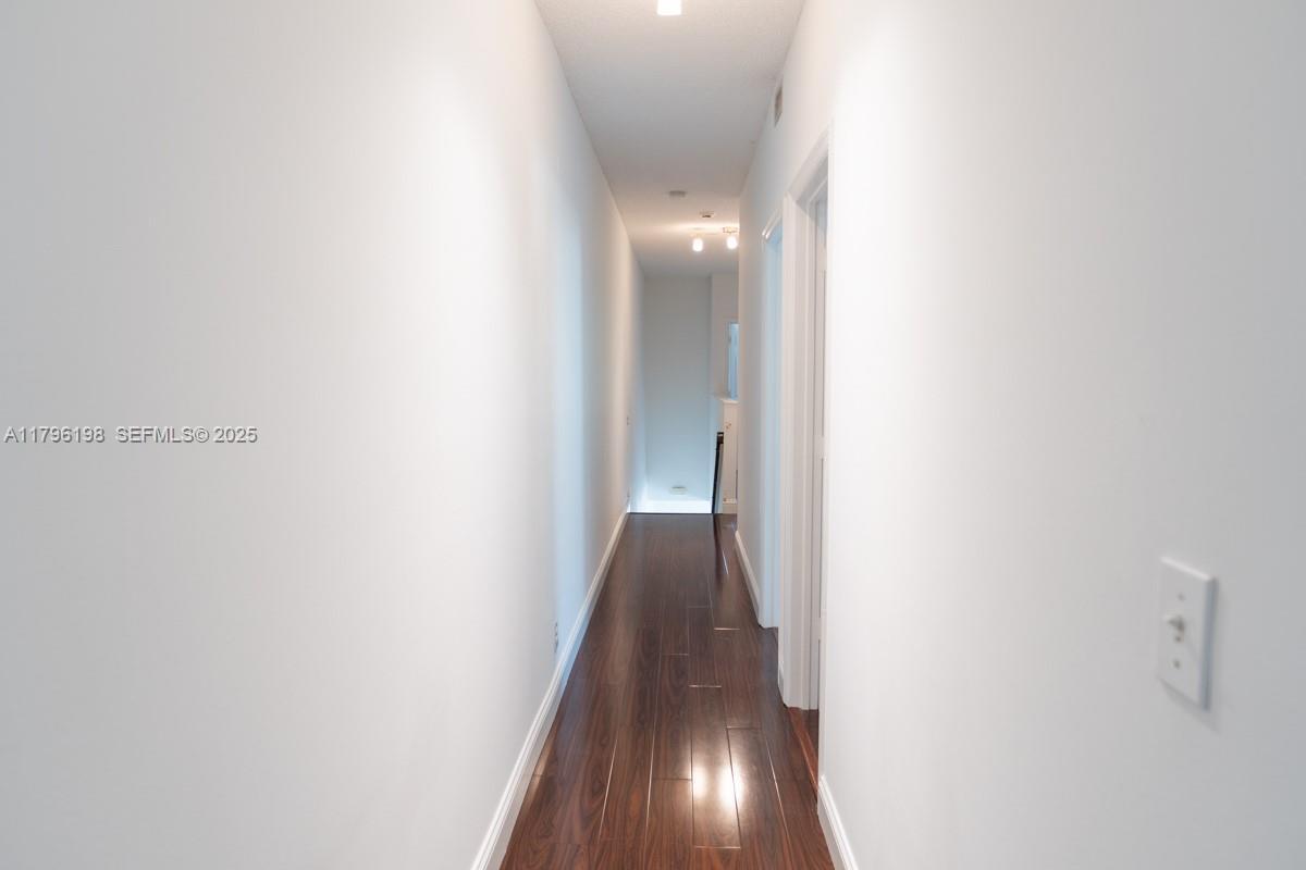 Building Photo - 1999 Madeira Dr