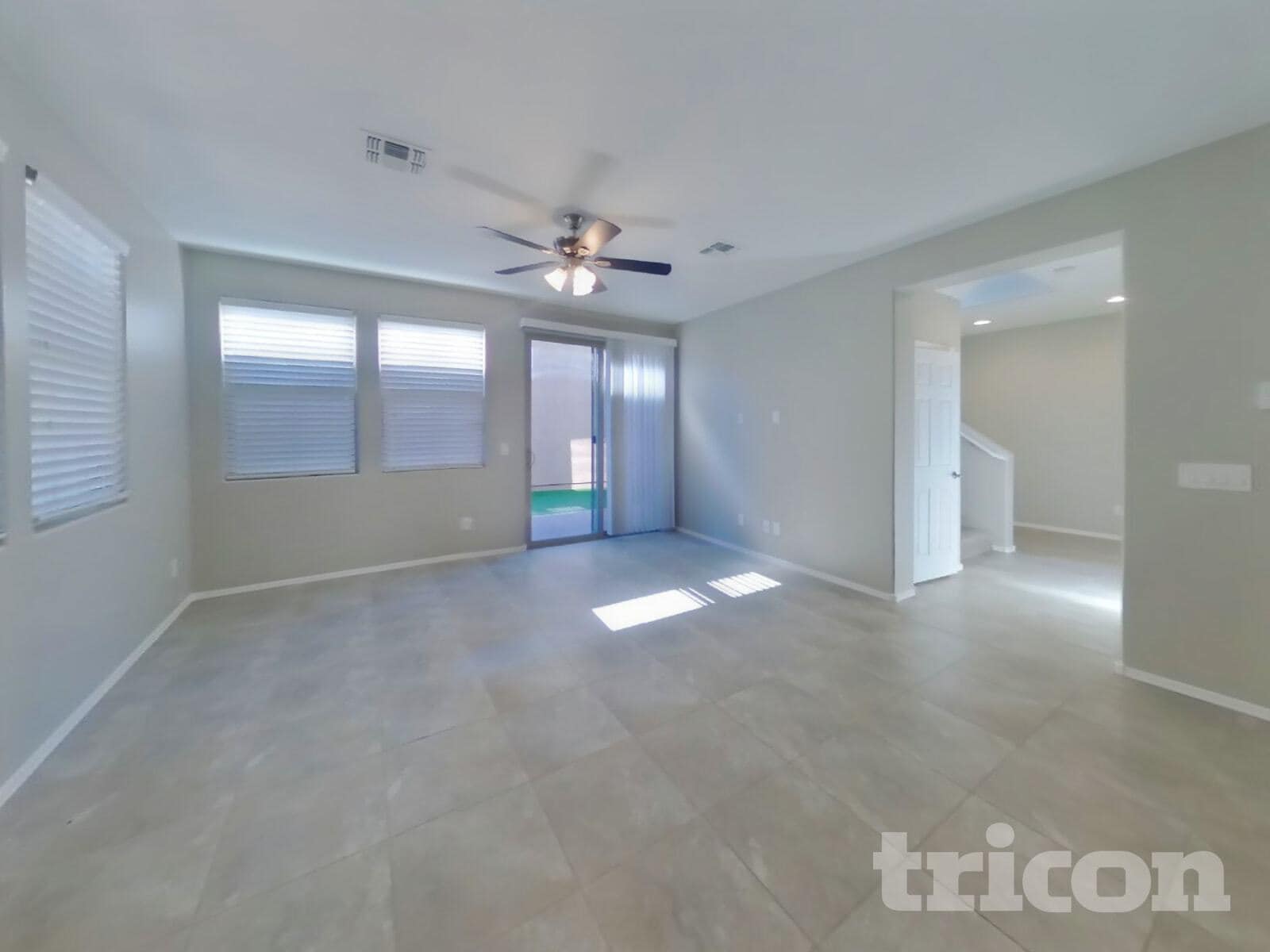 Building Photo - 323 N 56th Pl