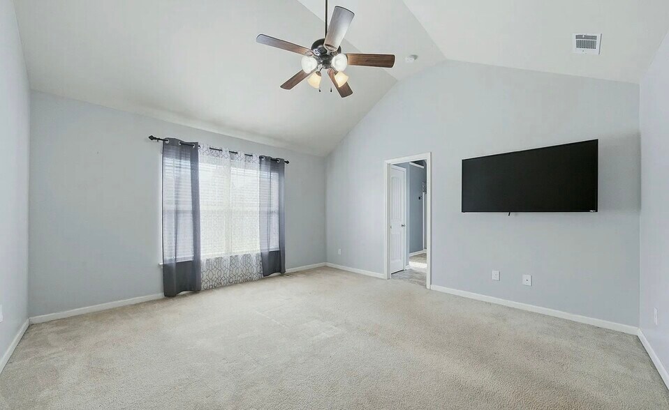Building Photo - 9 Matador Way