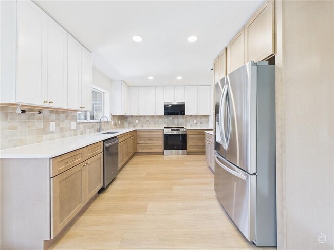 Building Photo - 9400 Longvale Dr