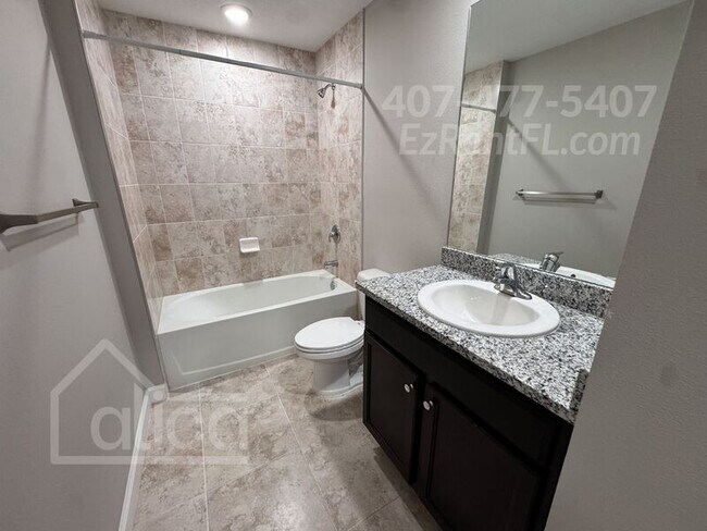 Building Photo - 1223 San Matio St