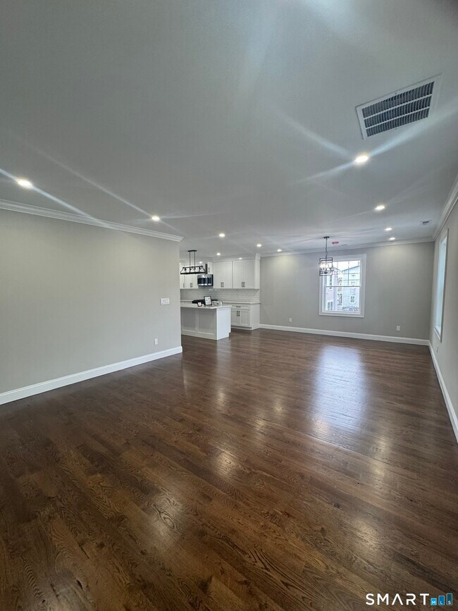 Building Photo - 281 Harriet St