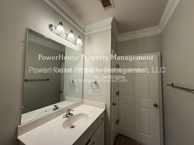 Building Photo - 1850 Cotillion Dr