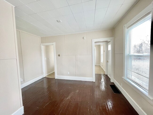 Building Photo - 1627-1627 E 31st St