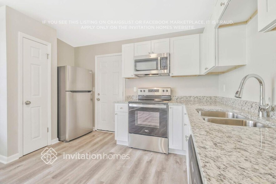 Building Photo - 7444 Sandhurst Rd S