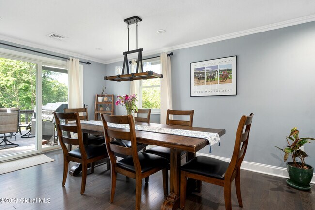 Building Photo - 1 Laurie Ln