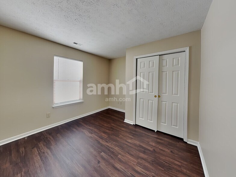 Building Photo - 6813 Marksman Ct