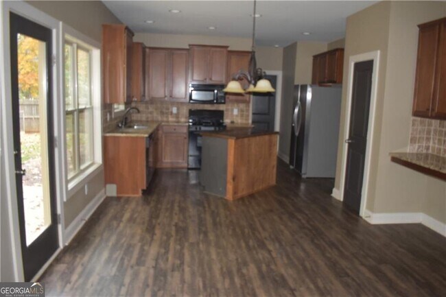 Building Photo - 43 Jessel Ln