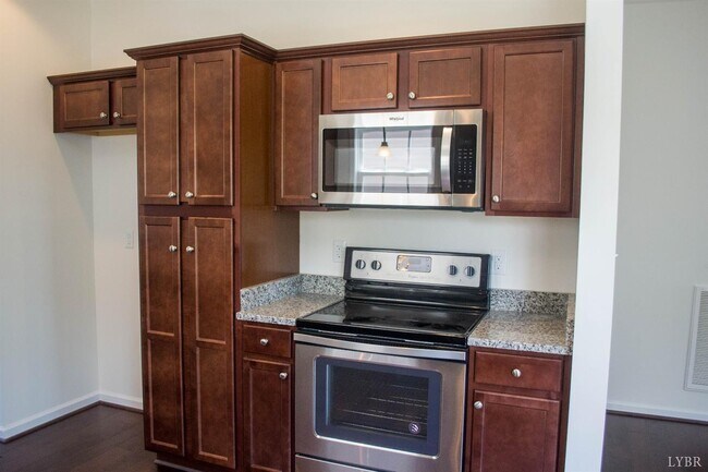 Building Photo - 105 Red Maple Ct