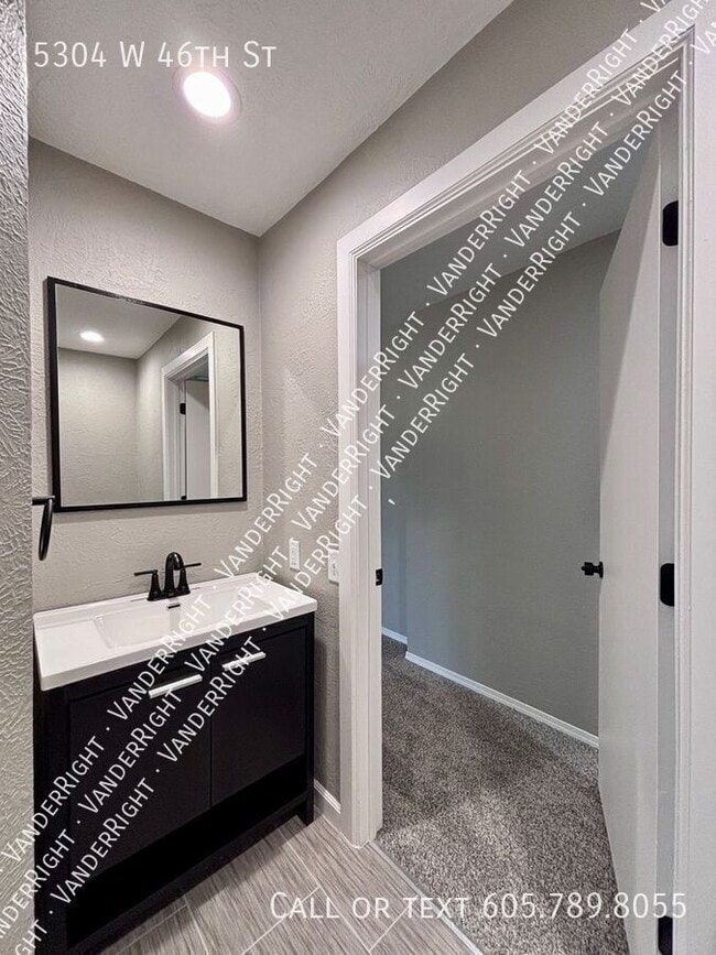 Building Photo - 5304 W 46th St