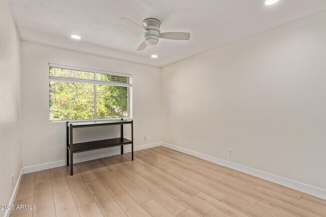 Building Photo - 1347 W Lobo Ave