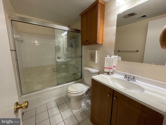 Building Photo - 6 Longstream Ct