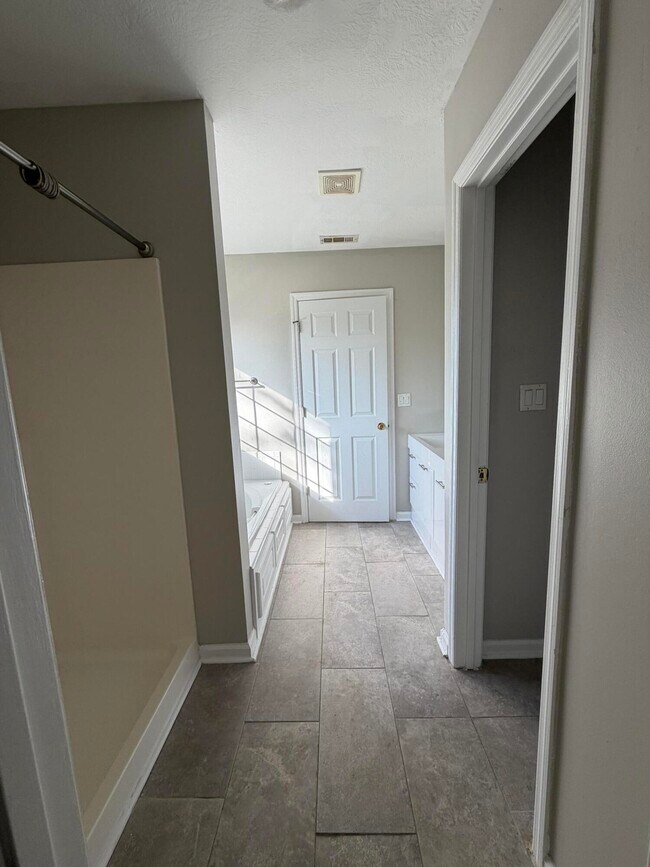 Building Photo - 516 Granite Point