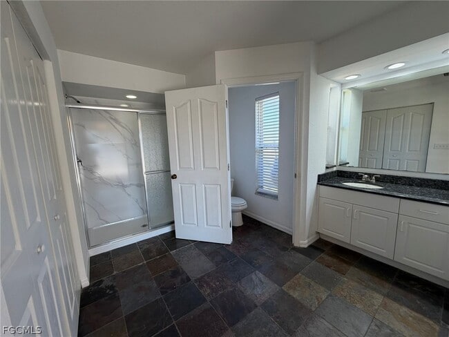 Building Photo - 414 SE 7th St