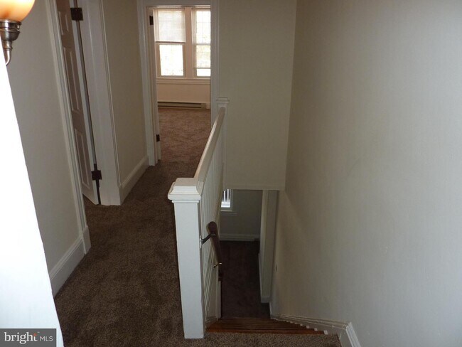 Building Photo - 408 Camden Ct