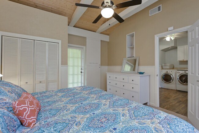 Building Photo - 5850 24th Ave S