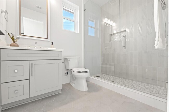 Building Photo - 531 Danube Ave